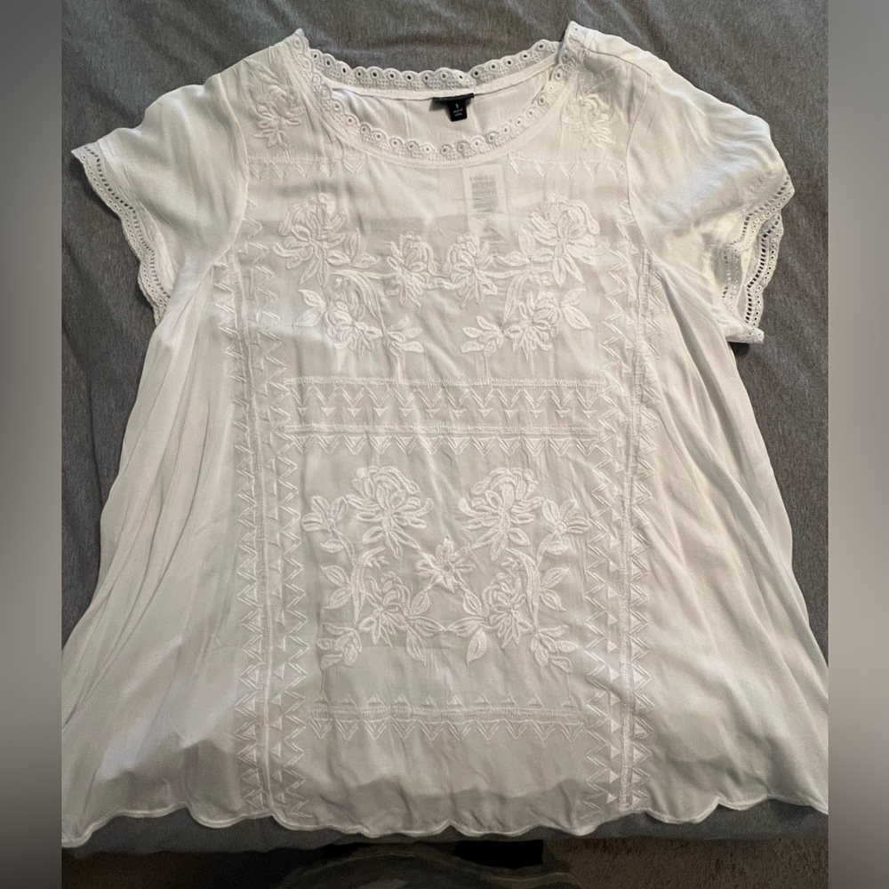 NWT - Torrid white peasant top